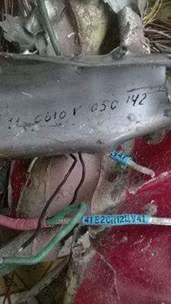 Ngư dân phát hiện nhiều mảnh vỡ nghi của Su-30MK2 Ngư dân phát hiện nhiều mảnh vỡ nghi của Su-30MK2