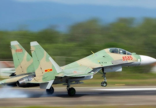 Ngừng tìm kiếm máy bay SU30-MK2 gặp nạn trên biển Ngừng tìm kiếm máy bay SU30-MK2 gặp nạn trên biển