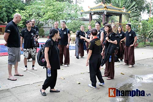Ông Tây cả đời đem võ Việt xưng bá thế giới - 2