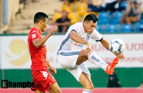 B.BD lại thua, Tấn Trường ngồi khán đài cười tươi - 4