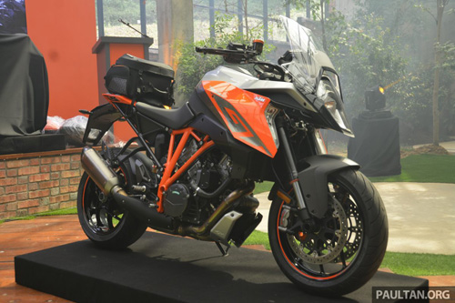KTM Super Duke GT động cơ “điên” trình làng - 1