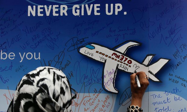 Phi công giả mạo cố tình lái MH370 xuống biển? Phi công giả mạo cố tình lái MH370 xuống biển?