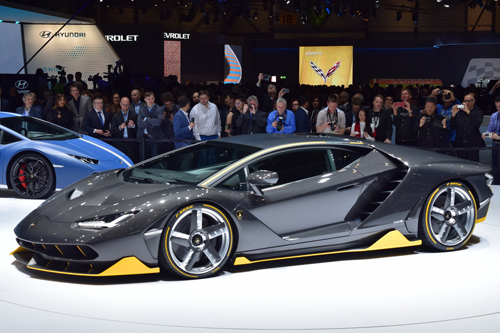 Video Lamborghini Centenario trên đường đua: Kẻ dẫn đầu vĩ đại - 5