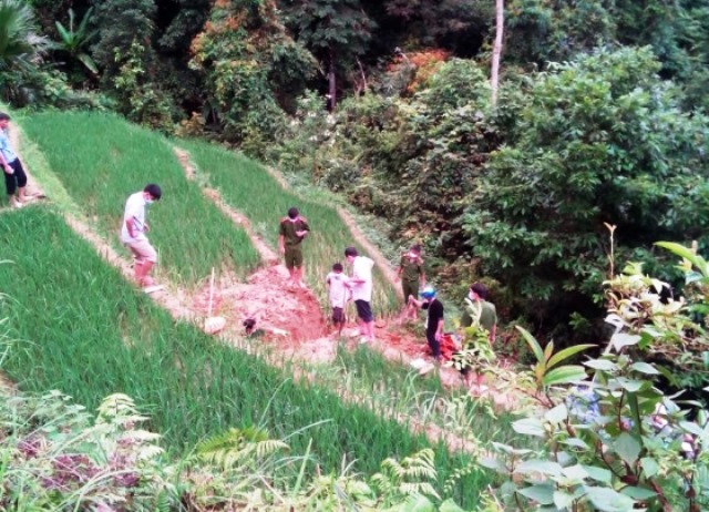 Vì mất trâu, giết hàng xóm rồi rủ người đào hố chôn xác Vì mất trâu, giết hàng xóm rồi rủ người đào hố chôn xác