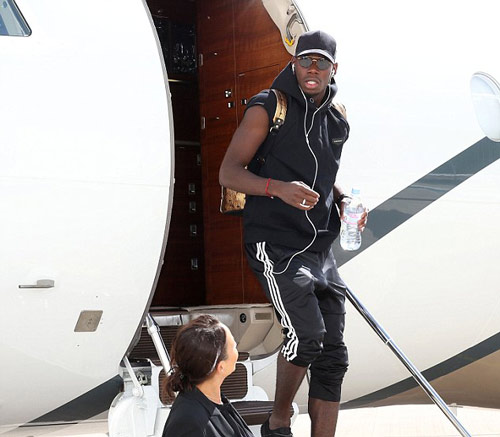 Pogba gặp “siêu bản sao” trong ngày đầu đến MU Pogba gặp “siêu bản sao” trong ngày đầu đến MU
