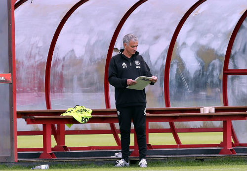 Mourinho "tra tấn" sao MU bằng lịch tập siêu nặng Mourinho "tra tấn" sao MU bằng lịch tập siêu nặng