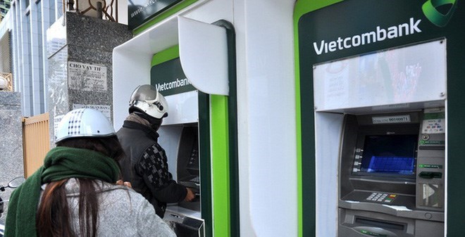 Vụ mất nửa tỷ trong tài khoản: Vietcombank tiếp tục lên tiếng - 1