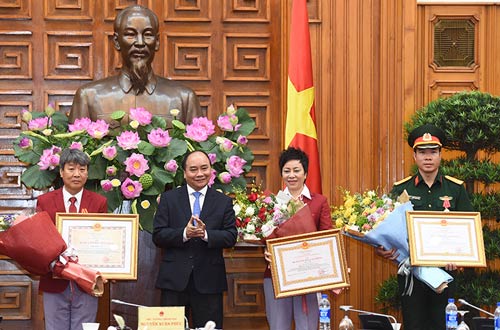 "Không để Hoàng Xuân Vinh, VĐV bắn súng phải bắn chay" "Không để Hoàng Xuân Vinh, VĐV bắn súng phải bắn chay"