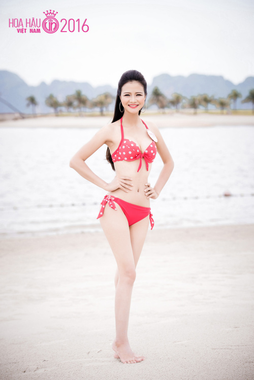 HOT: Ảnh bikini mới “nóng rực” của thí sinh Hoa hậu VN - 11