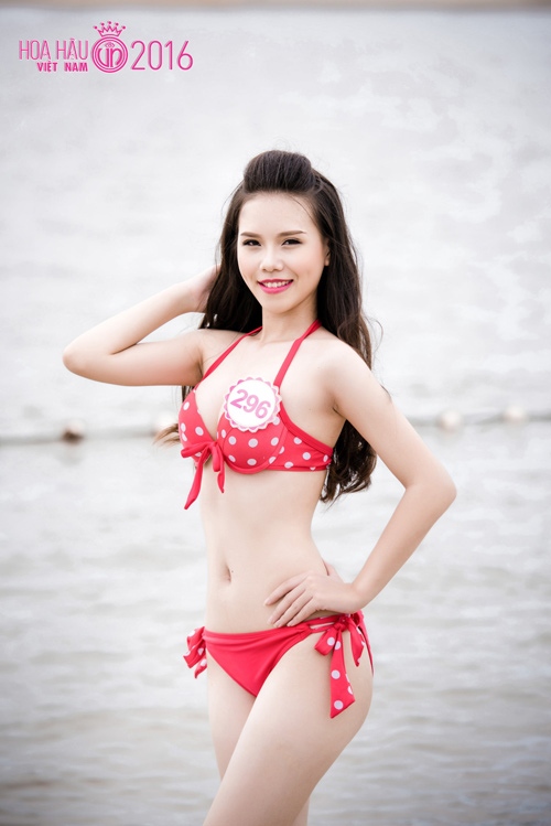 HOT: Ảnh bikini mới “nóng rực” của thí sinh Hoa hậu VN - 15
