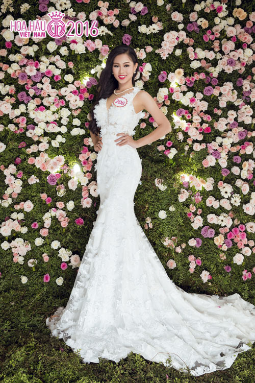 Top 33 Hoa hậu VN đẹp “chín mọng” với váy dạ hội - 12