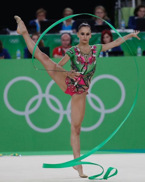 21 bộ đồ thể dục nghệ thuật sexy mê người ở Olympic Rio - 17