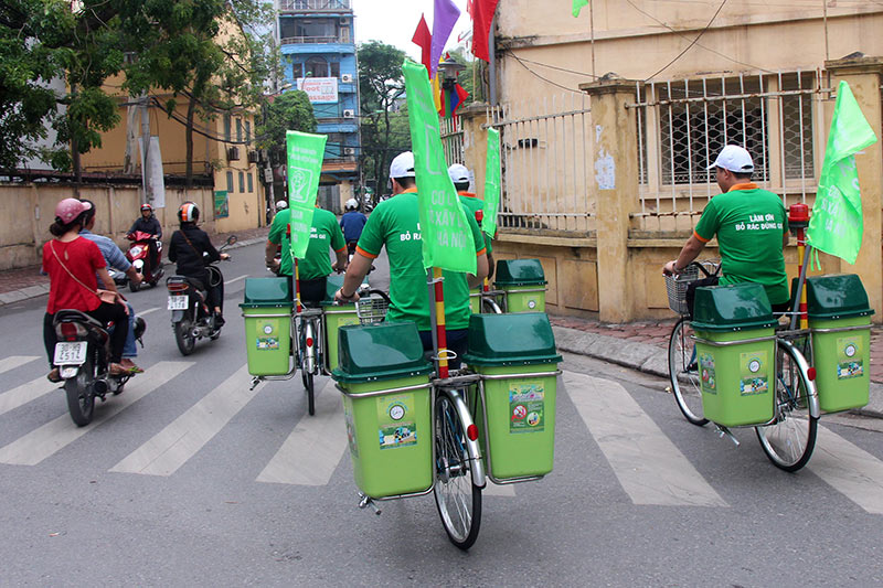 Lần đầu xuất hiện xe đạp gom rác trên đường phố Thủ đô - 6