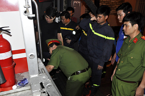 tphcm: trang dem hut nuoc cuu ham cao oc sau mua lich su - 7