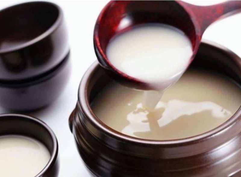 Dưỡng da trắng mịn như tuyết nhờ rượu gạo rẻ tiền - 2