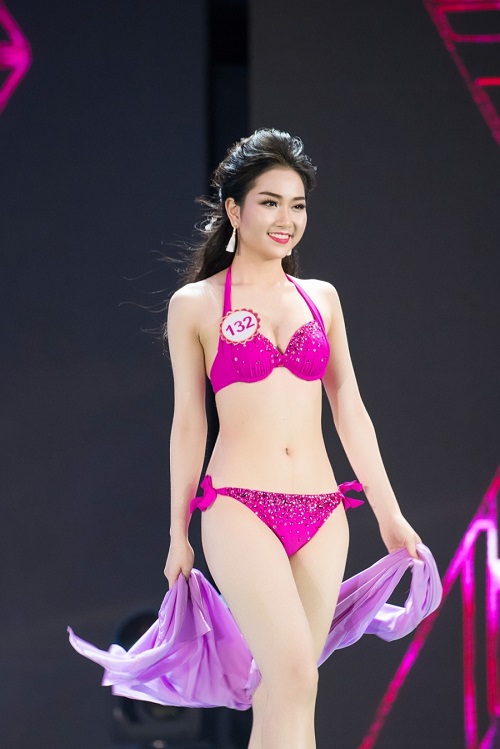Trọn bộ ảnh bikini "nét căng" tại Chung kết Hoa hậu VN - 13