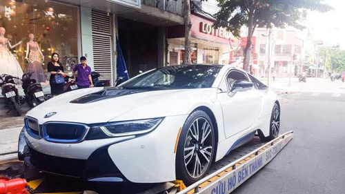 Đà Nẵng: Chồng tặng BMW i8 cho vợ làm quà sinh nhật Đà Nẵng: Chồng tặng BMW i8 cho vợ làm quà sinh nhật