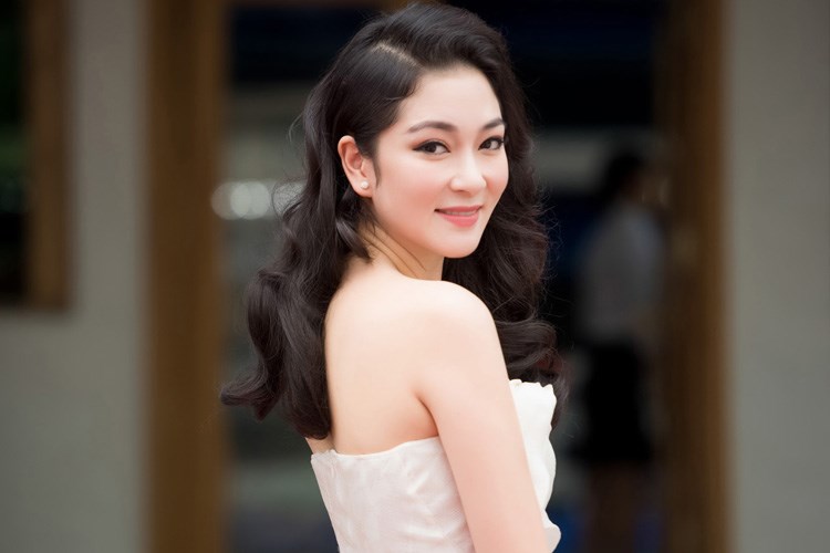 Ngẩn ngơ trước nhan sắc của Hoa hậu Nguyễn Thị Huyền - 5