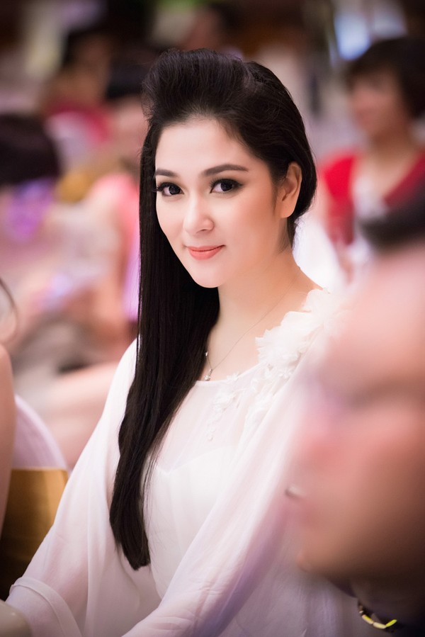 Ngẩn ngơ trước nhan sắc của Hoa hậu Nguyễn Thị Huyền - 6