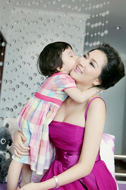 Ngẩn ngơ trước nhan sắc của Hoa hậu Nguyễn Thị Huyền - 12
