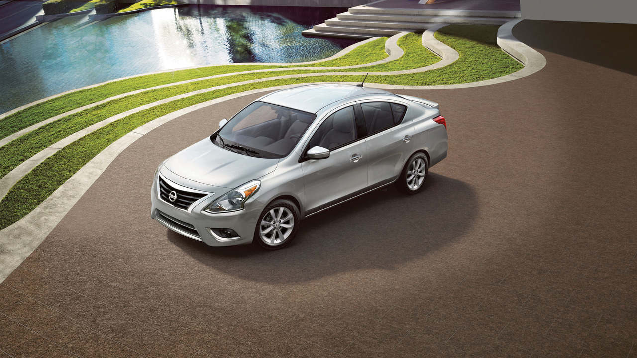 Nissan Versa Sedan 2017 có giá khởi điểm 12.825 USD Nissan Versa Sedan 2017 có giá khởi điểm 12.825 USD