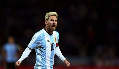 Neymar trả băng đội trưởng, Messi thì sao? Neymar trả băng đội trưởng, Messi thì sao?