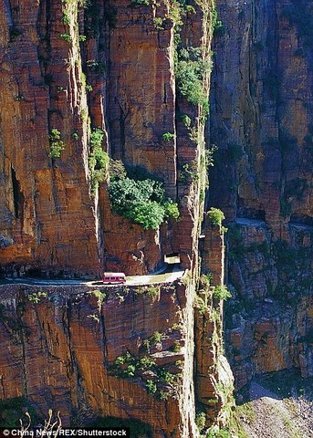 Ngôi làng trên núi cao 1.700m biệt lập nhất thế giới - 2