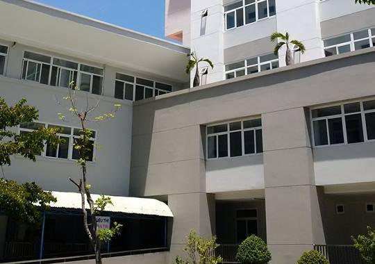Nữ bệnh nhân nhảy lầu tự tử trong bệnh viện Nữ bệnh nhân nhảy lầu tự tử trong bệnh viện