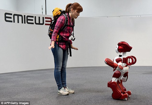 Robot nói 2 thứ tiếng làm hướng dẫn viên ở sân bay Tokyo Robot nói 2 thứ tiếng làm hướng dẫn viên ở sân bay Tokyo