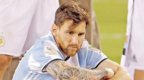 ĐT Argentina: Lắm SAO nhưng Messi vẫn là "ống thở" - 1