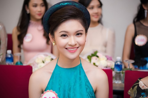 Á hậu Thùy Dung hé lộ sự cố bất ngờ ở Hoa hậu VN 2016 - 2