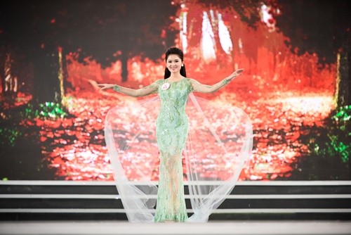 Á hậu Thùy Dung hé lộ sự cố bất ngờ ở Hoa hậu VN 2016 - 5