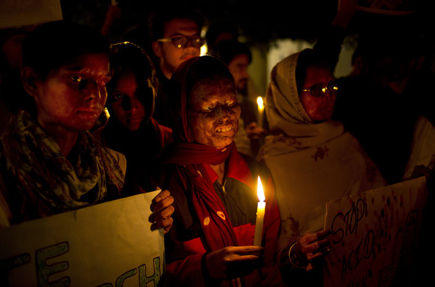 Ấn Độ: Từ chối cầu hôn, cô gái bị tạt axit đến tử vong - 2