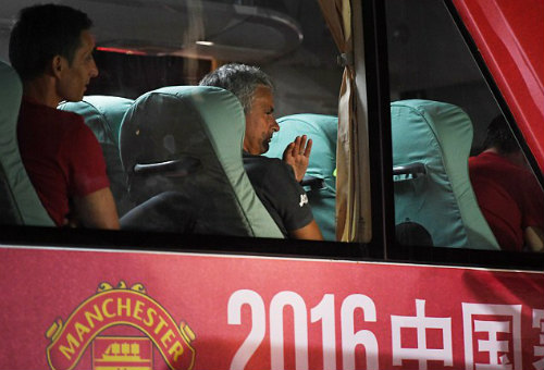 Tiết lộ: 2 kiểu rèn quân độc, lạ của Mourinho và Pep Tiết lộ: 2 kiểu rèn quân độc, lạ của Mourinho và Pep