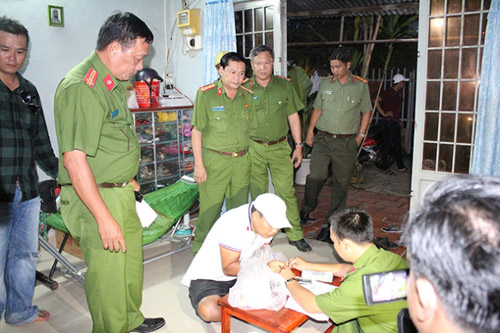 130 trinh sát vây bắt đường dây lô đề "khủng" ở Cần Thơ 130 trinh sát vây bắt đường dây lô đề "khủng" ở Cần Thơ