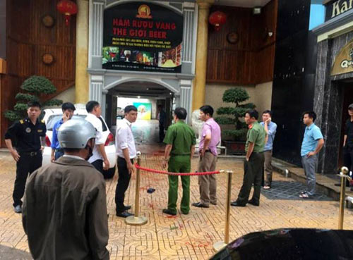 Nghệ An: Hỗn chiến, nổ súng kinh hoàng tại quán karaoke Nghệ An: Hỗn chiến, nổ súng kinh hoàng tại quán karaoke