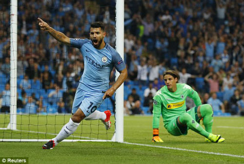 Man City - M'gladbach: Hat-trick cho ngôi sao - 1