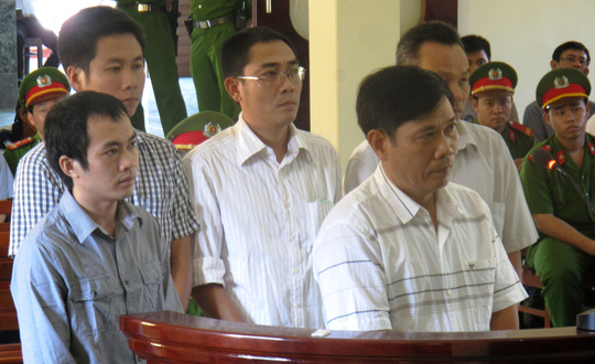 Vụ công an dùng nhục hình: Giảm án vẫn kêu oan Vụ công an dùng nhục hình: Giảm án vẫn kêu oan