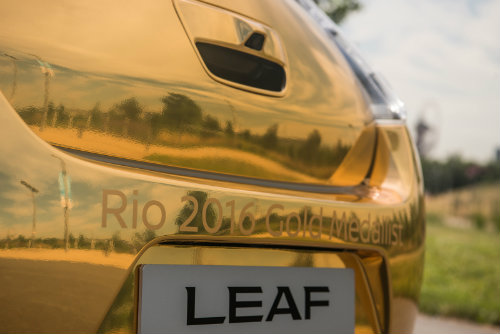 Nissan tặng ôtô vàng cho nhà vô địch điền kinh Paralympic 2016 - 6