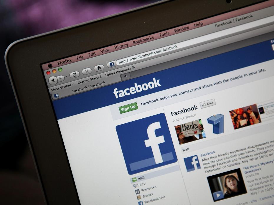 Con kiện bố mẹ vì đăng ảnh "dìm hàng" từ thời bé tí trên Facebook - 1