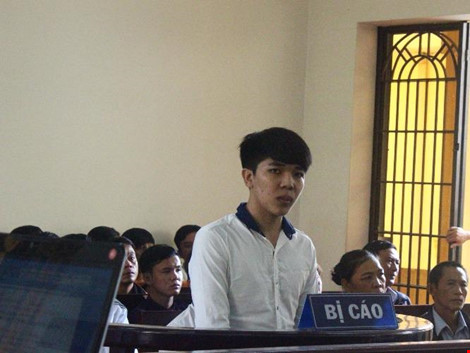 Mời bia không uống, hắt cả ly vô mặt và cái kết thảm... Mời bia không uống, hắt cả ly vô mặt và cái kết thảm...