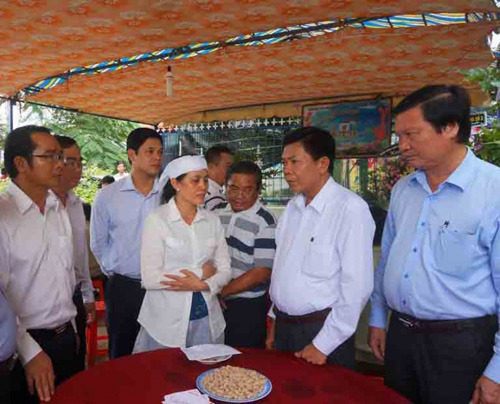 Sử dụng 5 trái nổ, cán bộ QLTT vẫn bị đánh tử vong Sử dụng 5 trái nổ, cán bộ QLTT vẫn bị đánh tử vong