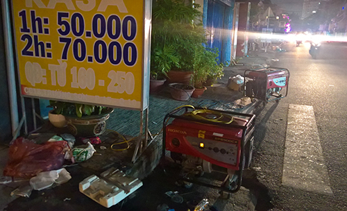 Một góc Sài Gòn tối thui sau vụ nổ trạm biến áp - 9