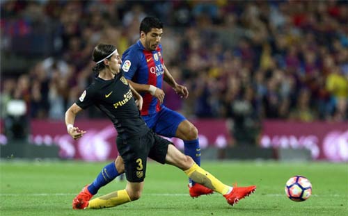 Đạp chảy máu chân đối thủ, Suarez quyết không xin lỗi Đạp chảy máu chân đối thủ, Suarez quyết không xin lỗi