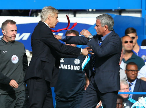 Mourinho từng muốn "tung chưởng" vào mặt Wenger Mourinho từng muốn "tung chưởng" vào mặt Wenger