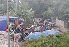 Tướng Hồ Sỹ Tiến tới hiện trường vụ thảm án Quảng Ninh - 1