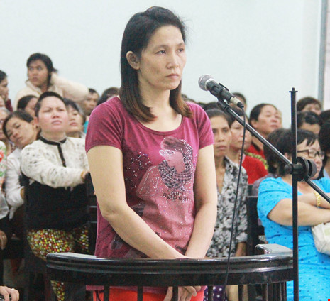 Vợ đốt chồng vì... đòi bán đất nuôi bồ nhí! Vợ đốt chồng vì... đòi bán đất nuôi bồ nhí!