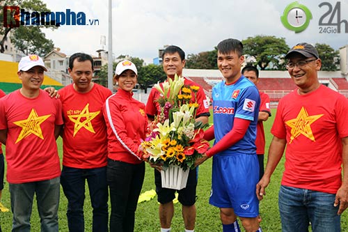 ĐTVN: Công Vinh đá hậu vệ, Nguyên Mạnh làm tiền đạo ĐTVN: Công Vinh đá hậu vệ, Nguyên Mạnh làm tiền đạo