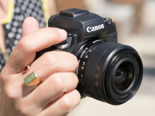 Canon EOS M5 - camera không gương lật đầu tiên của Canon - 2