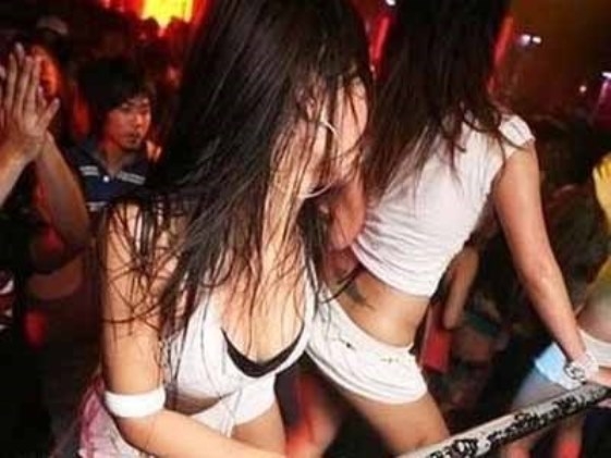 Trăm cảnh sát đột kích "tiệc đá" karaoke G5 Hải Phòng Trăm cảnh sát đột kích "tiệc đá" karaoke G5 Hải Phòng